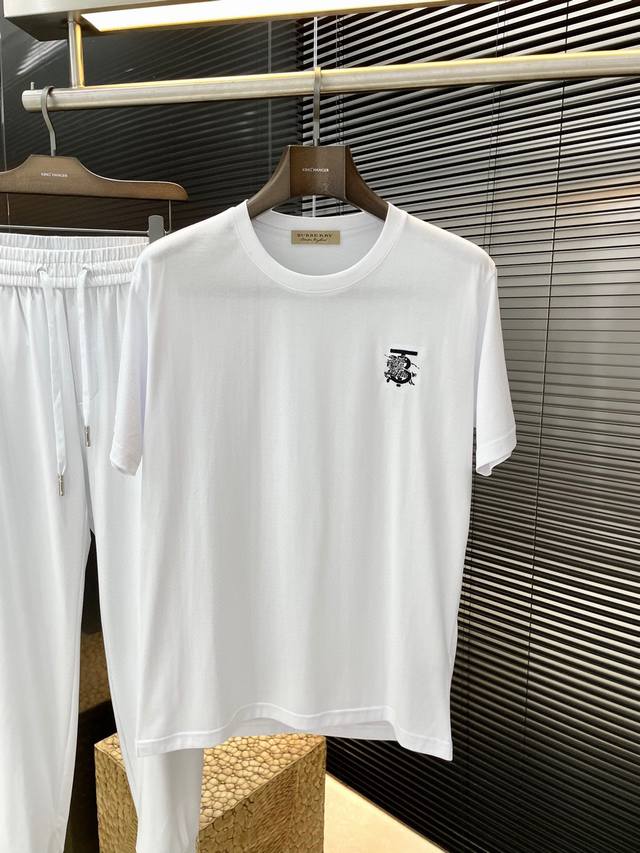 一套不拆卖P： Burberry- 巴宝莉 重磅推荐！2025春夏新品 十足腔调 上身非常的赞 超有型 绝对是吸引回头率的利器！时尚潮流套装。采用进口棉面料，舒