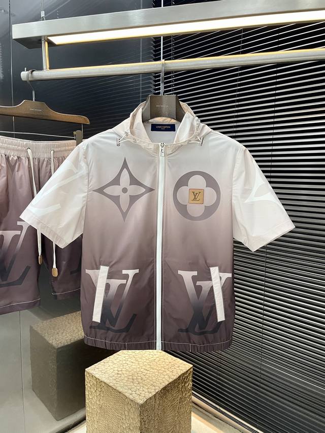 一套不拆卖 Louis Vuitton 路易威登 重磅推荐！2025春夏季新品 十足腔调 上身非常的赞 超有型 绝对是吸引回头率的利器！时尚潮流套装。采用进口聚