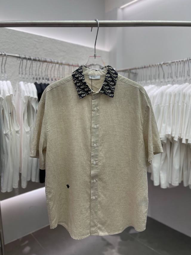 衣服 裤子 D家 春夏专柜同款天丝苎麻休闲裤，休闲的氛围感拉满，天丝亚麻面料足够腔调，亚麻自带的麻结肌理，让整体布面更有复古感，一定程度上平衡了麻料易皱的特性，