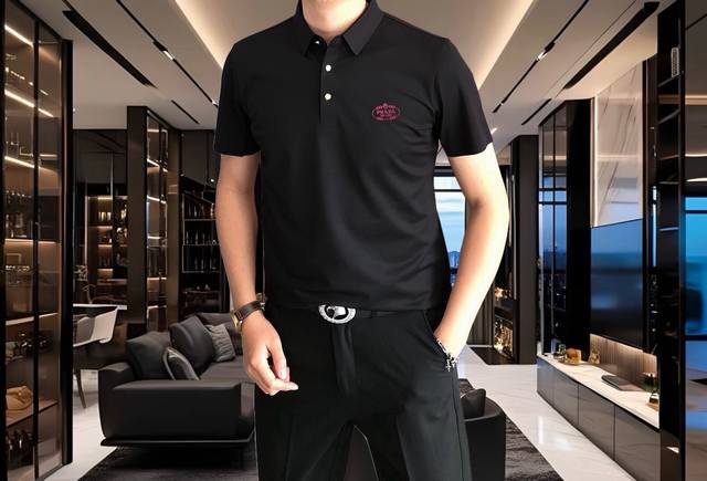 Prada 普拉达 2025春夏专柜新款 高端优雅时尚男士定制 顶级时尚休闲短袖Polo衫翻领衫。 25Ss高端人士必备单品，精选进口原单丝光细珠地棉面料，原版