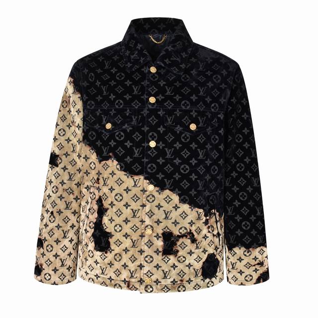 独家供应 1V 24Ss 篝火植绒牛仔棉服外套 原44,000购入，采用斜纹织法的提花植绒单宁布，质地厚实斜纹的肌理感、纹路清晰经过适当处理。面料制作定染色纺纱
