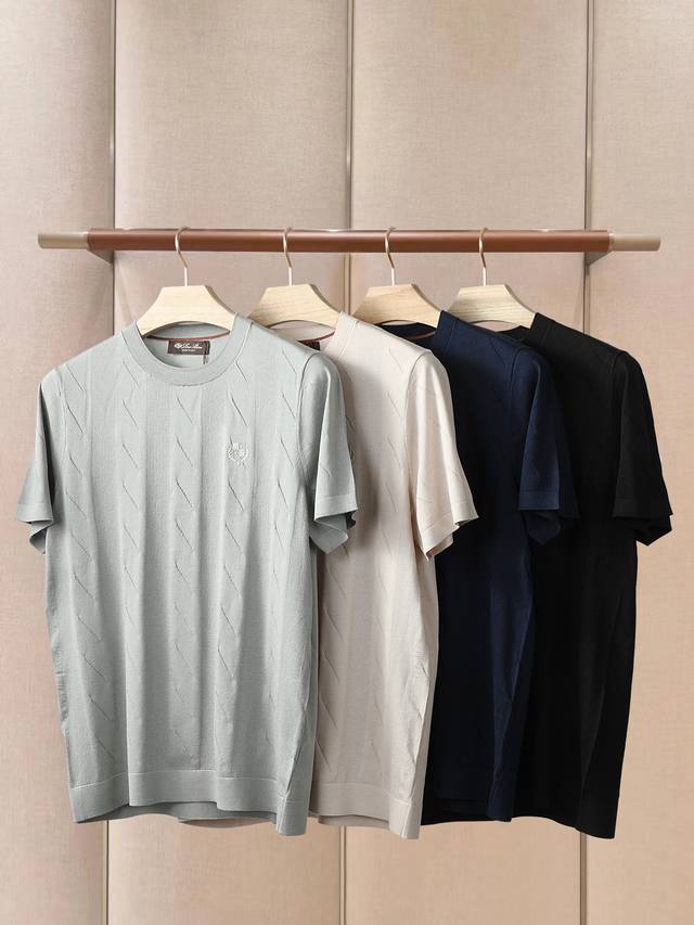 Loro Piana Ss25 春夏男装 颜色: 杏色，浅绿色，，宝蓝色 码数M-3Xl 超级爆款推荐，夏季新品男装系列爆款圆领针织衫，独特风格设计，简约大气，