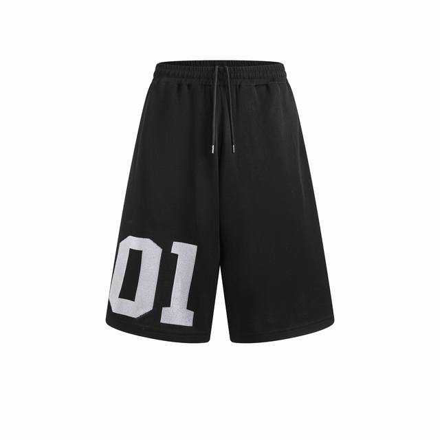 巴黎世家 篮球系列“01”垂感毛织球服短裤 最好的顶级版本 现货发售 关于面料： 创新性纱线选材，定织100%高模量人造丝，采用奥地利兰精集团生产的Modal