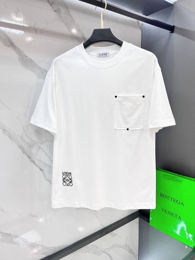罗意威 2025专柜热销款纯棉短袖，面料经典标识图案Logo时尚简约潮流短袖，最顶级的品质专柜原单短袖，顶级制作工艺进口面料，专柜款独特设计，采用进口高端订制面