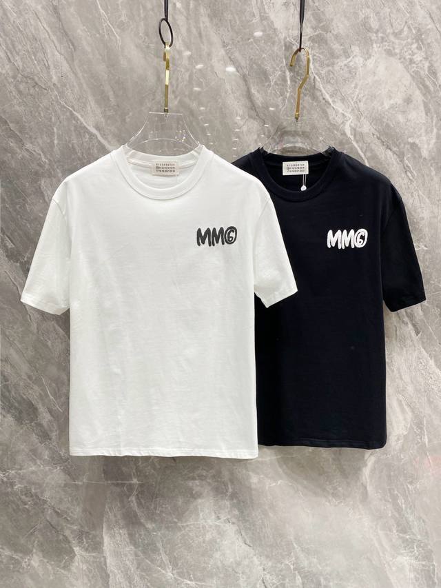 Ss马吉拉家纯棉最新面料 最高版本 胸前后背字母Mm6马吉拉字母发泡工艺！经典标识图案Logo时尚简约潮流短袖，最顶级的品质专柜原单短袖，顶级制作工艺进口面料，