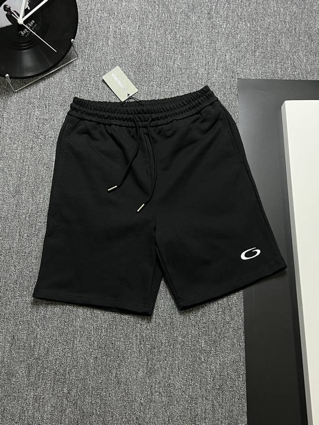 Balenciga 2025夏款 原版420G牛肚面料 手感非常舒服 宽松版型男女都非常合适 尺码：Smlxl 可配套装 吊牌 领标 水洗麦 三标齐全 颜色: