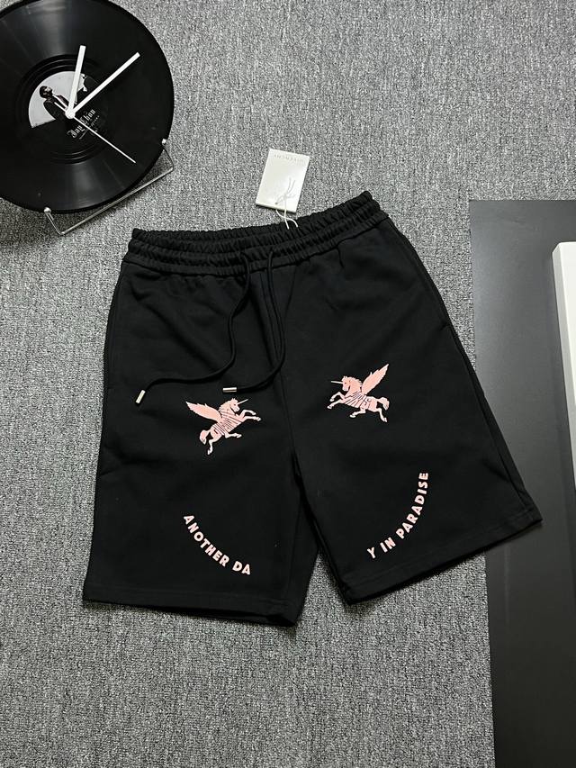 Givenchy 2025夏款 原版420G牛肚面料 手感非常舒服 宽松版型男女都非常合适 尺码：Smlxl 可配套装 吊牌 领标 水洗麦 三标齐全 颜色: 黑