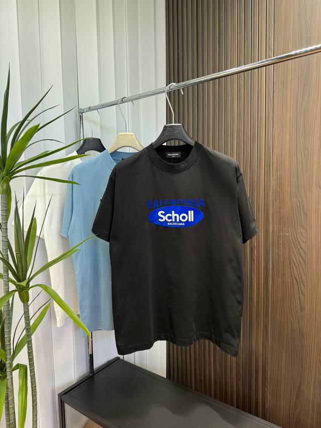 Balenciaga 2025Ss春夏新款短袖 全棉平纹面料打造 再洗水定型 磨破工艺 前胸Logo3D立体压胶工艺 高品质 手感柔软 定制面料 做工精细 男女