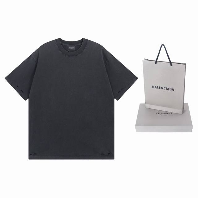 实拍图 顶级版本.官网品质 Balenci*Ga 巴黎.Ss25最新款 后背经典Logo拉浆印花洗水磨烂做旧短袖T恤.成衣洗水做旧 。砖柜同步.第一时间正品研制