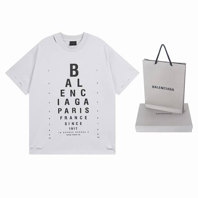 实拍图 顶级版本.官网品质 Balenci*Ga 巴黎.Ss25最新款 字母数字印花视力表磨烂做旧短袖T恤.成衣多位做旧磨烂 。砖柜同步.第一时间正品研制，面料