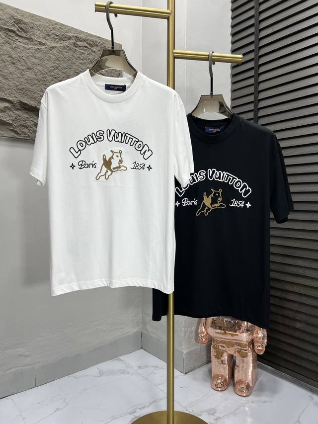 Lv 路易威登 2025年春夏新品上新 三标齐全 圆领短袖T恤 好货不用过多介绍 看细节 专柜码数：Xs-Xl