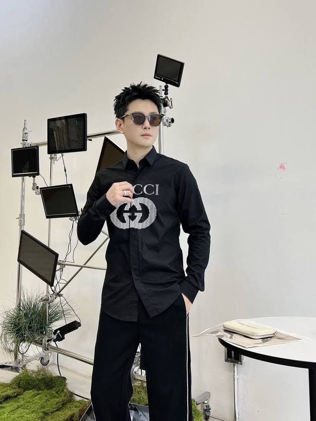 酷奇 专柜最新款男士必备款衬衫，100%天然棉，舒服透气，原单狠货，原版面料，柔软舒适，上身高端又奢华，足够场面的档次，这款衬衫无不骄傲的让你满意有面子 尺码：