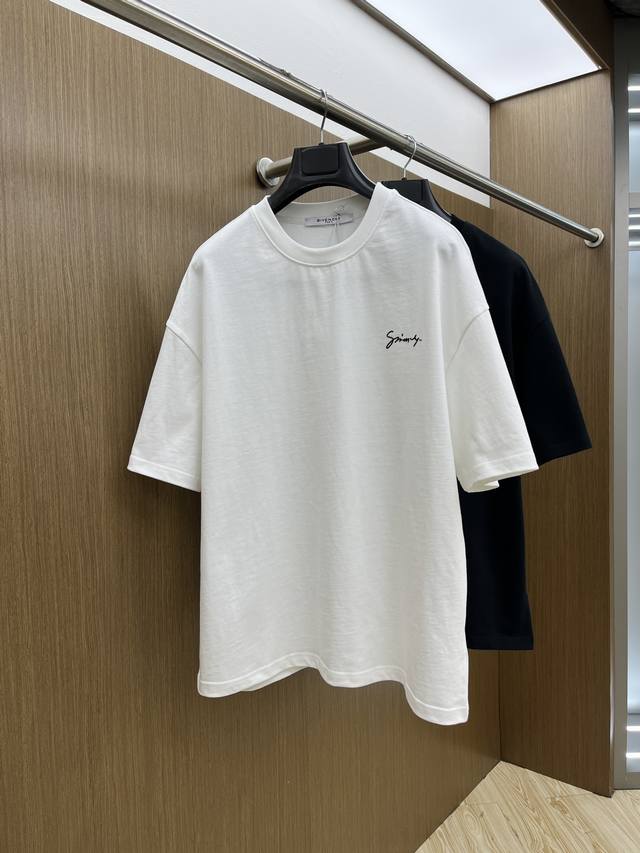 Gvc Ss夏装新品 专柜在售 最新系列图案Logo短袖T恤 必须人手一件的节奏！ 进口顶极精梳棉面料，极为亲肤舒适 摸上去非常的细腻，质感很好，完美体现立体感