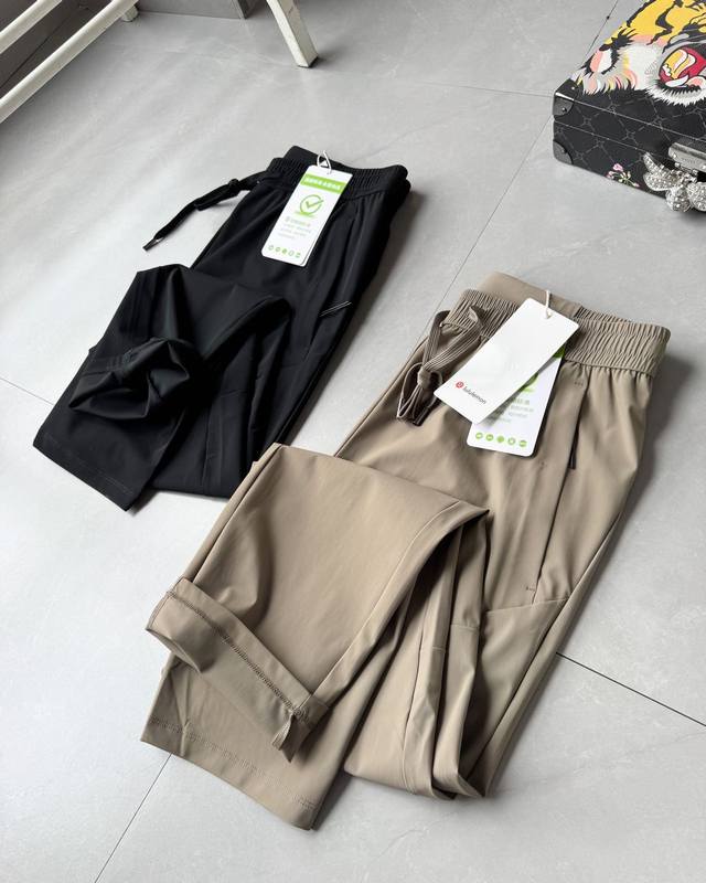 Lululemon 璐璐乐蒙春夏新款冰丝凉感运动跑步训练防风透气裤子，拒绝闷热！ 这是一条38°C高温天也能“凉感自由”的秘密武器！ 专柜最新高冰速干防晒面料，