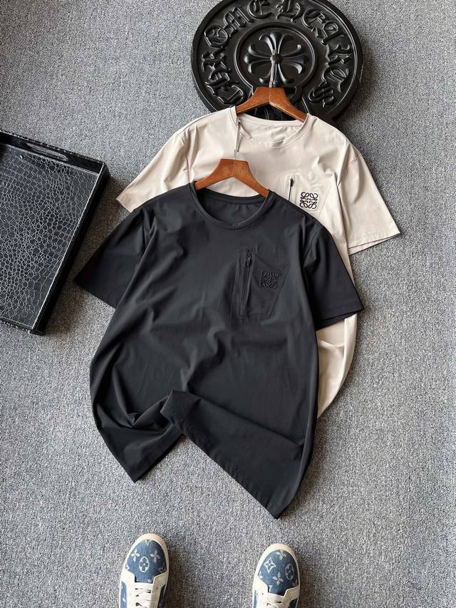 顶级专柜面料！ 人气爆款！Loewe 罗意威专柜新品高奢冰氧锦棉圆领短袖T恤！恒隆在售万元级，款号：4001 罗意威家今年最新定制冰氧锦棉面料，拿到手第一感触感