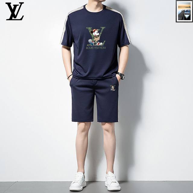 Lv 2025春季新款套装春夏最新款，时尚休闲短裤套装，高级工艺，原单狠货，简约舒适，版型不挑人，采用进口原版面料，舒适度极佳，档次极高，独特设计，上身时尚帅气