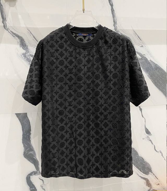 高品质 Louis Vuitton 路易威登3D凹凸提花植绒T桖， 25Ss春夏新品，官网旗舰店同步开售，全身上下驴家三花Logo提花植绒工艺，采用 克双纱全棉