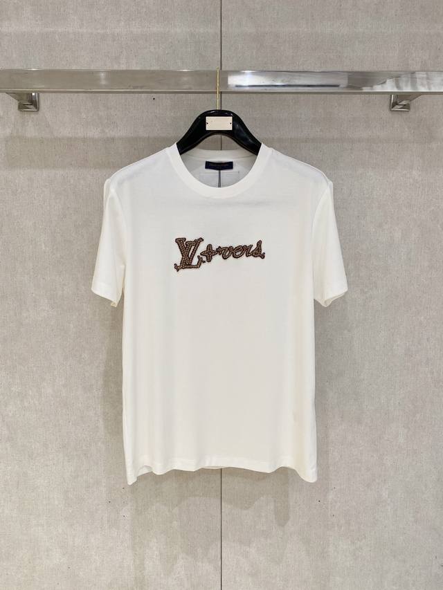 Lv 路易威登 2025新款原单男士休闲打底短袖T恤！高端定制 高版本 时尚百搭爆款宽松版型原版进口420克双股纯棉面料 螺纹袖口.领口衣摆 手感超柔软细腻 穿