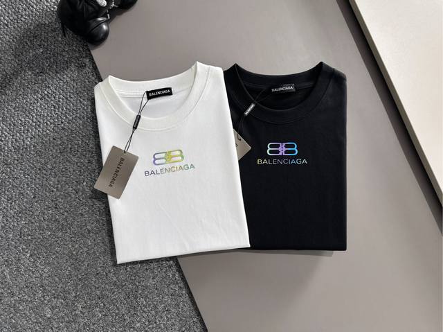 Balenciaga 巴黎世家 2025春夏新品 三标齐全 圆领纯棉短袖T恤 好货不用过多介绍 看细节 专柜码数：M-Xxxl 175 140建议L