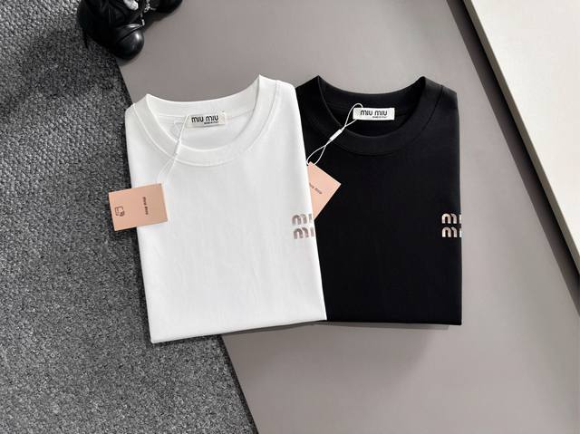 Miumiu 2025春夏新品 三标齐全 圆领纯棉短袖T恤 好货不用过多介绍 看细节 专柜码数：M-Xxxl 175 140建议L