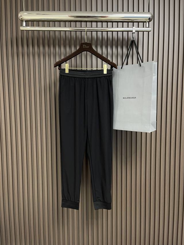 Gucci 2025Ss早春字母标识印花毛圈棉卫裤，25早春运动速脚，舒适透气的毛圈棉。上身利用率超高的情侣款单品，休闲时髦兼具运动风格，厚落适中。春秋冬三季可