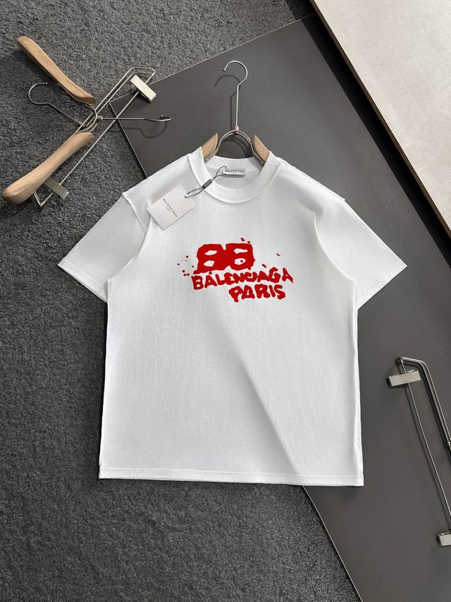 Bal 2025Ss春夏最新款圆领时尚短袖T恤，官网同步，专柜纯棉面料！贴肤舒适，耐看又好穿，经典简约Logo设计，原厂工艺一丝不苟，型男必备单品 码数S-Xx