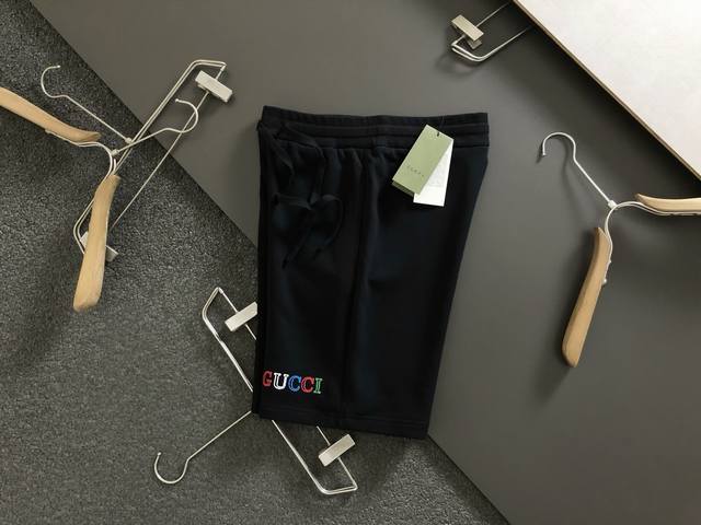 L牌*微宽版型S-Xl 最新最顶级彩色线绣融合短裤，最顶级的品质专柜原单休闲裤顶级制作工艺进口面料，专柜款独特设计，采用进口高端订制进口丝线手感一流！官网在售！