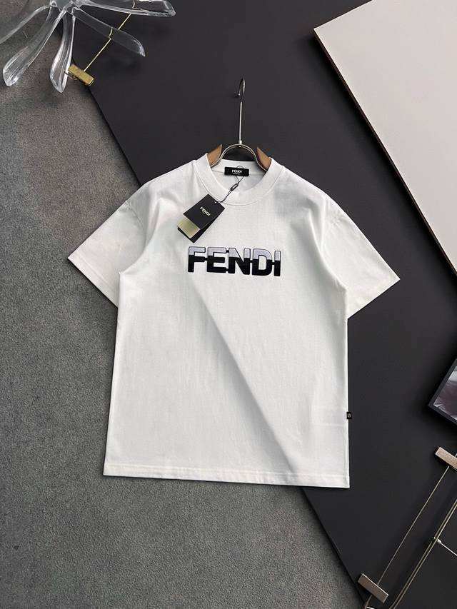 Fend310G纯棉双纱爆款现货四季系列短袖，简约基础衣橱神器， 休闲百搭必备款 做工走线质感一流，两色推荐：白色、黑色、 独家版型测试上身无解谁穿都合适 码数