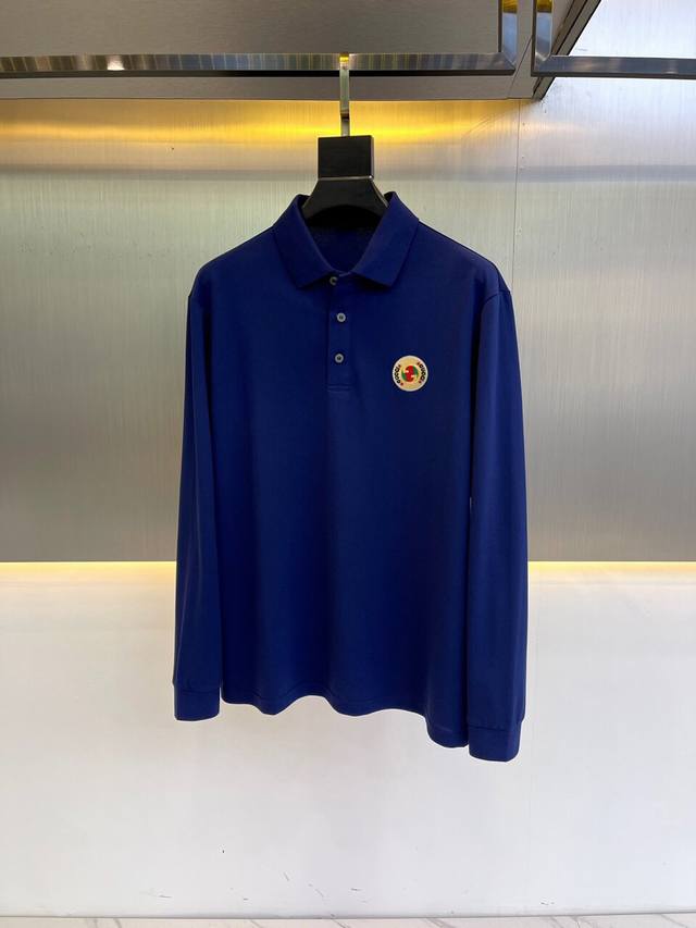 古奇、新品长袖Polo衫长袖T恤，客供高级进口成衣定织珠地面料，意大利老牌工坊成衣工序定织定染，极为奢华特殊的材质，面料属性皆为上乘，丝光工艺处理，面料光泽度极