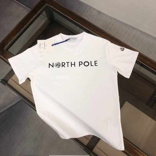 纯棉水洗不变形 Moncler 蒙口 最新情侣款纯棉T恤！客供定制棉质面料，面料柔软舒适，全新设计灵感，极具时尚代表性！顶级立体硅胶印花工艺，独特设计～手感舒适