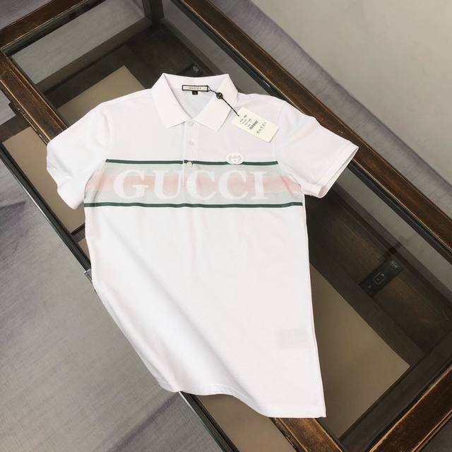 Agucci 古驰 2025最新款男士短袖Polo衫，品牌最新设计元素！既不单调也不复杂,恰到好处的展现品味！客供顶级定制珠地棉面料！舒适吸汗透气根本不在话下,