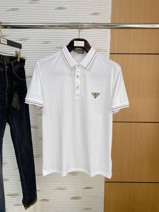 Gucci2025春夏新款Polo衫，采用进口专属珠地棉面料！！简单Logo标识设计！代表品牌形象 简洁舒适的款式，线条感粗细均匀饱满，精致细腻，上身高端又奢华