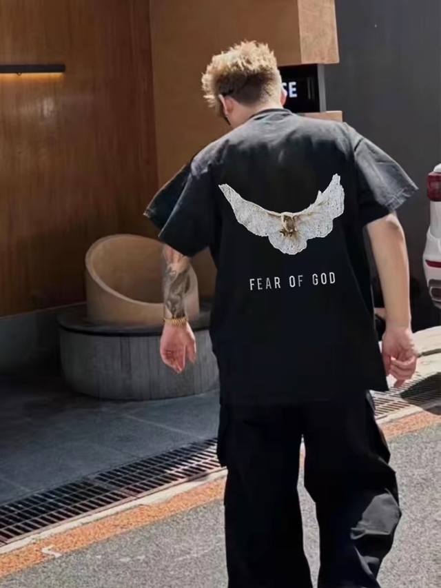 新款短袖 6636 Fear Of God Fog风格 洗水印花短袖T恤 颜色：洗水黑 码数：S M L Xl