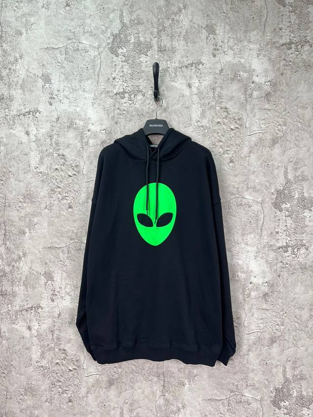 卫衣新款 款号L71 毛圈 加绒78 Balenciaga巴黎世家 限定连帽卫衣 男女同款某宝爆款 印花：印花材料采用安全环保无毒婴儿认证的材料；印花轮廓清晰干
