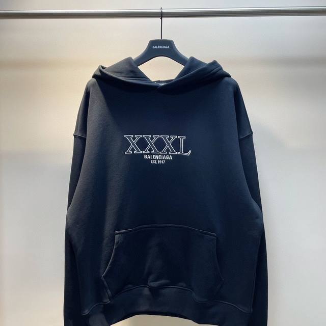 毛圈卫衣上新款号：8803 毛圈 巴黎世家Balenciag Xxxl字母卫衣怒冲款 好搭又舒服，Os版型显瘦一绝，上身特别Young，简单又好看 纯棉毛圈，质