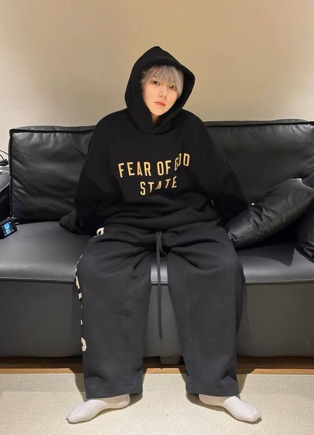 新款 L107 毛圈 加绒 Ss Fog-Fear Of God Fog 复线 Essentails 美式纽约限定连帽秋冬款卫衣 颜色 黑色 码数 S M L