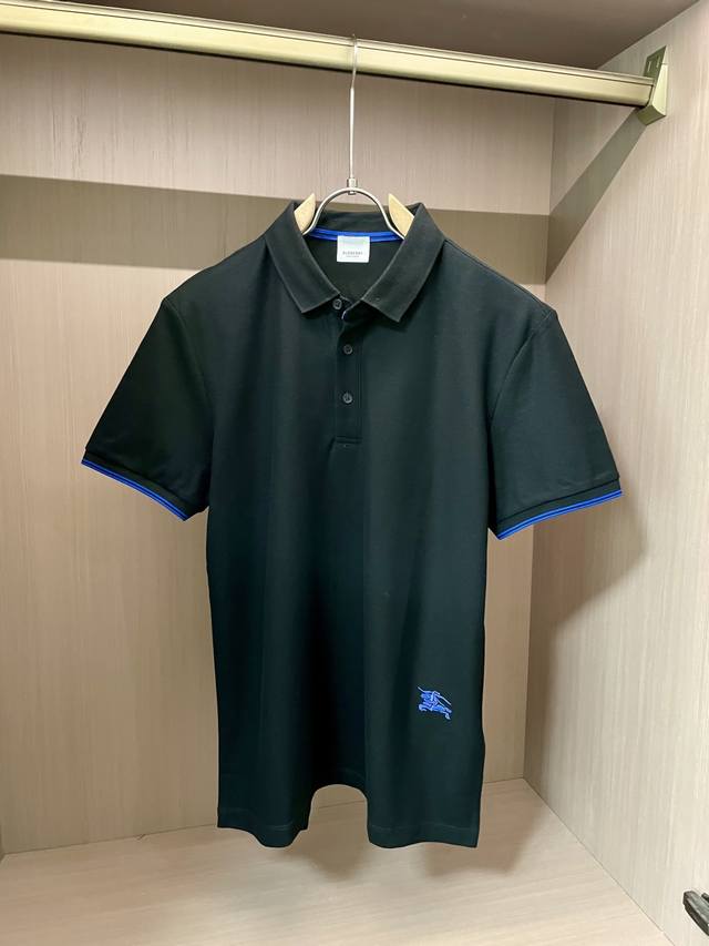 Bur 2025Ss夏季新款 官网最新款翻领 Polo衫，搭配品牌图标，延续极简常态化的设计，时髦与气质于一身！配色轻熟百搭 细节精致出挑！面料采用进口丝光珠地