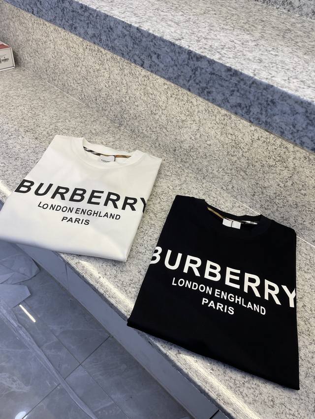 Bbr搏柏丽25 Ss新品春夏首发专柜 最新款短袖圆领T恤高端订制 设计前卫时尚！品牌Logo重工艺设计高端定制欧棉180克面料手感柔软.穿着舒适.专柜级别精致