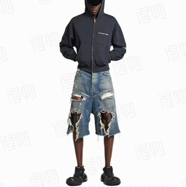 6027＃ 官网原版Balenciaga巴黎世家 Baggy Ss25 High Summer新款夏季系列 做旧涂料脏脏工艺.磨损破洞宽松版型牛仔短裤 码数：X