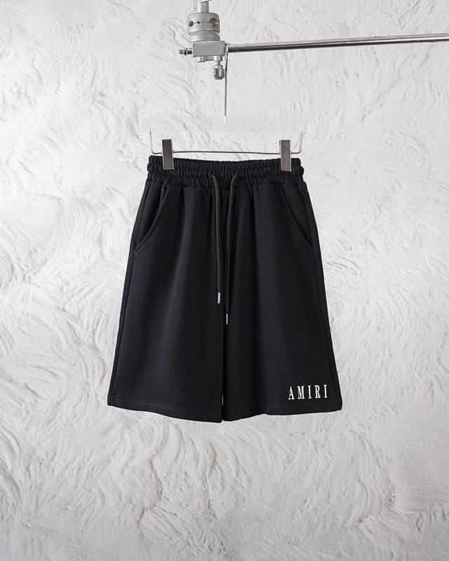 Amiri 新款短裤 经典印花短裤 轻奢主义 男女日常通勤穿搭必备单品 正确版本 欢迎对比 详细特征 采用360克新疆棉双纱鱼鳞毛圈面料 松腰头裤头 双针车线跨