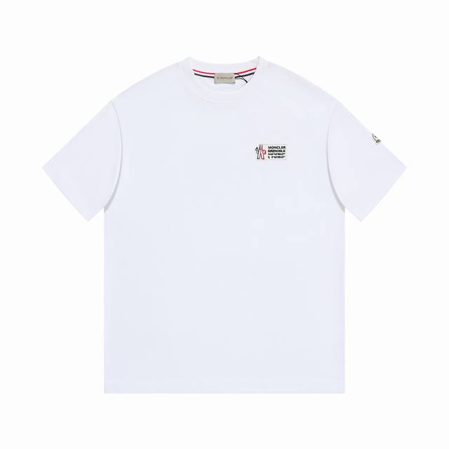 Moc25Ss春夏新款平纹针织棉布圆领短Tee，男女同款毛巾绣红蓝大标休闲套头短袖T恤衫！贸易公司渠道稀出，领先官网发售！穿着它走在街头巷尾，你或许会不经意间吸