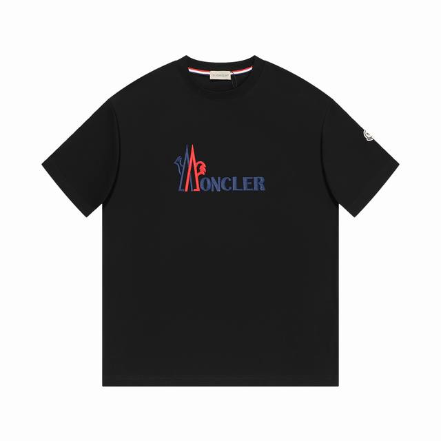Moncler蒙家 2025春夏最新男女同款贸易订单短袖T恤，全品相！！网红款！采用Logo图案刺绣设计！上身舒适透气，不僵硬，整体有着丰富的立体感，品质出口订