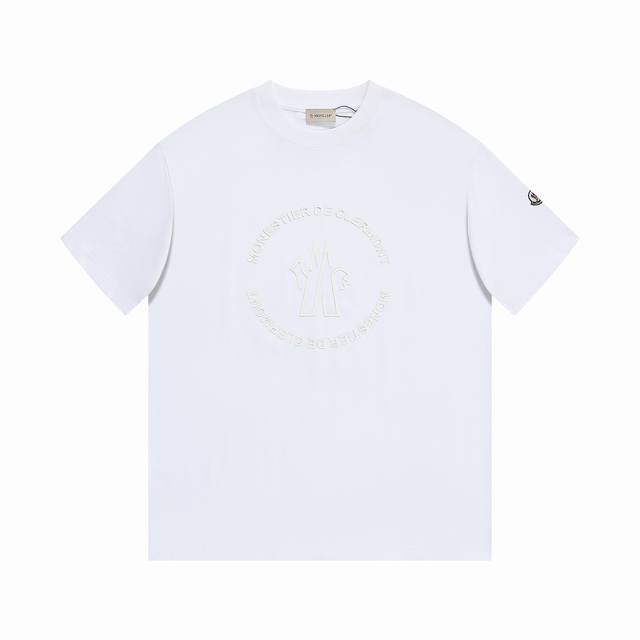 Moncler 蒙口 新款立体厚版工艺短袖T恤 *定制280克全棉面料，面料柔软，亲肤舒 *非常简约大气的一款 无论是上身舒适度都是无可比拟的存在，诠释你的奢华