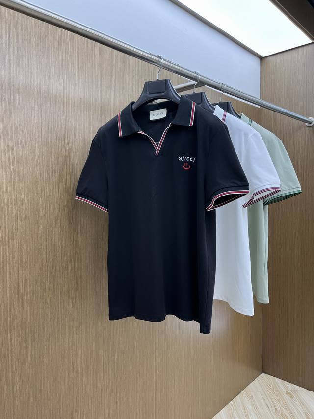 新品 Guc 2540官方春夏新款 同步上市 男士翻领短袖衫，高端主线系列，进口珠地丝光棉面料，质感一流，亲肤性极佳，触感丝滑细腻，时尚三扣开合门襟设计，搭配小
