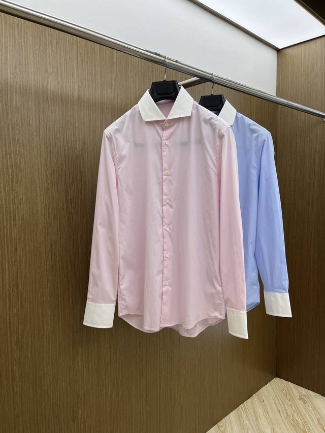 新品 Pd Ss春夏新款时尚简约长袖衬衫，本款轻盈棉质衬衣采用全棉质地面料，经典简约设计搭配，清爽色调，颜色超超超超级赞，这一季最值得入手的单品，简约大气又精致