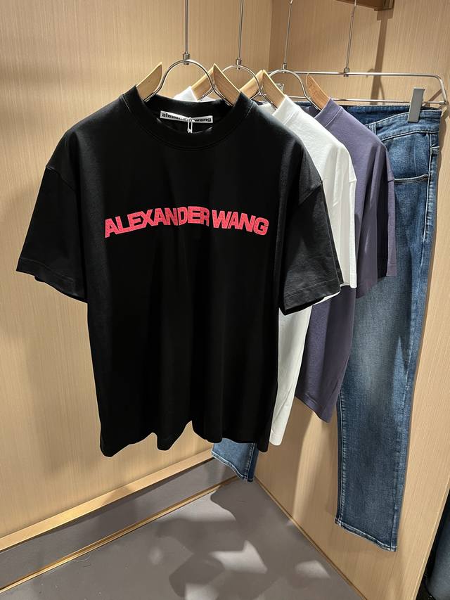 Alexander Mcque*N亚历*大 麦昆2025春夏款男女同款短袖T恤。欧洲区域限定发售，重磅级尤物单品，官网在售系列。奢侈一线大牌的御用面料厂织造，原