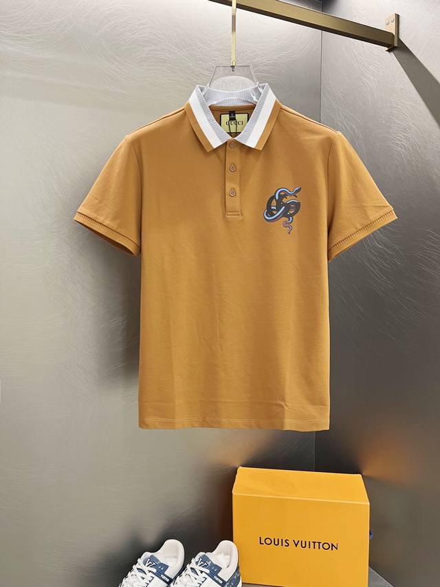 古家25Ss新款春夏短袖翻领T恤Polo，最高版本客供定制高端朱地面料简单时尚款，拼色螺纹超级好看！经典Logo简单大方的款式！满满的高级感，四季可穿。简欧风格