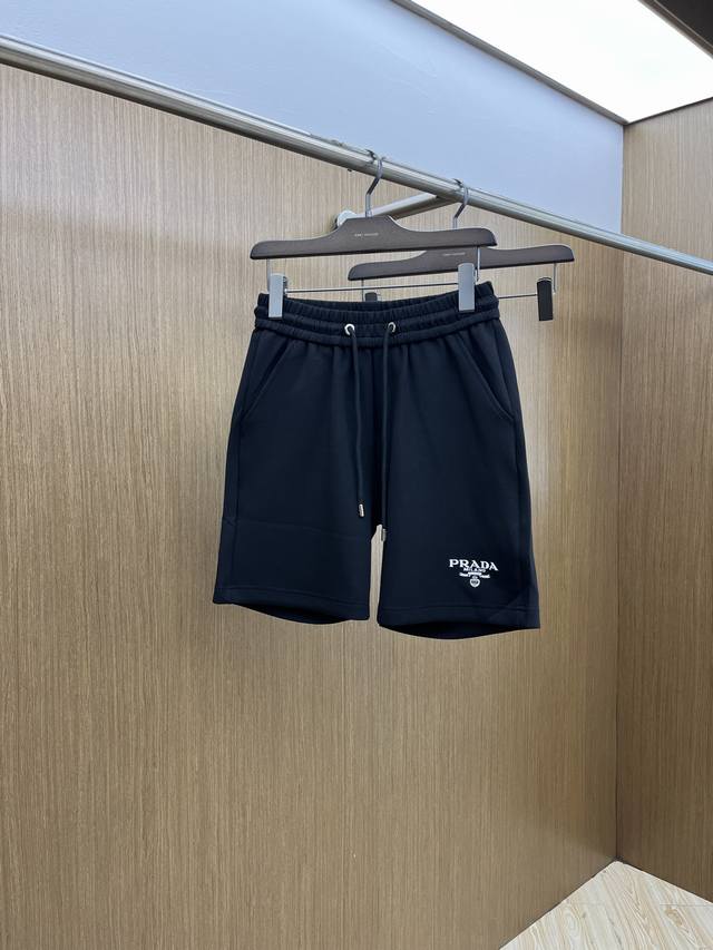 新品 Pd 2540Ss贸易渠道货品.休闲运动短裤 无从释怀的经典款,休闲时尚感略带锋利.精简的比例化裁剪铸就随性百搭. 客供毛圈棉面料,区别于传统的针织棉质面