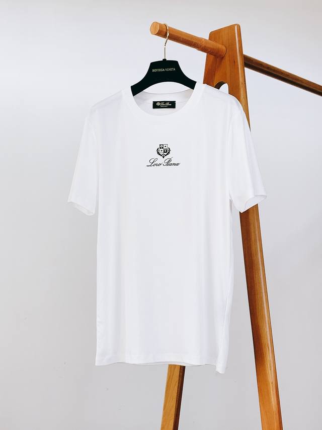 Loropiana L.P2580Ss春夏新品 字母印花标识短袖，胸前数码定位工艺印花字母图案，最新系列风格的时尚理念，体验最新风情！！丝光棉质打造内里，上身的