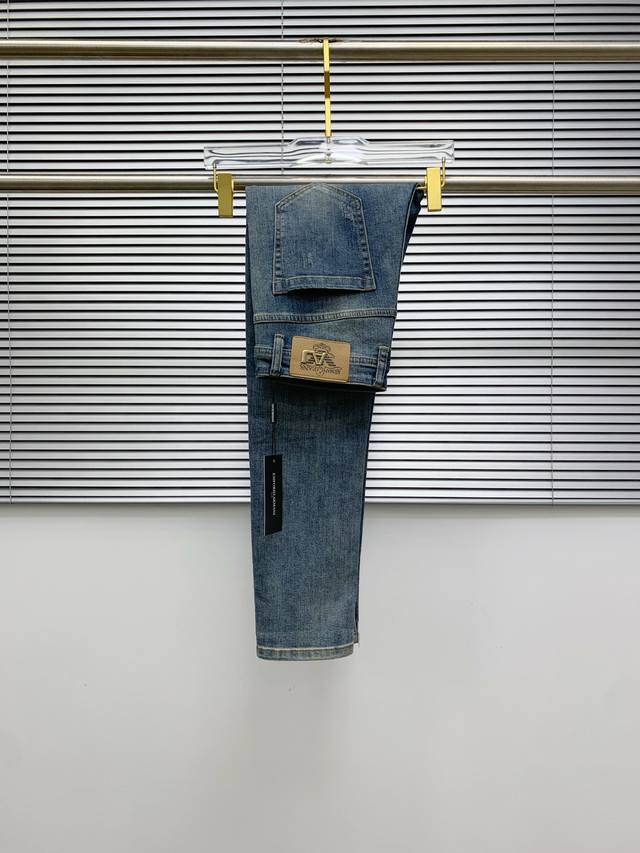 阿玛尼 新品 高端独家发售 25Ss四季款超燃炸街系列之最牛仔裤 独家隆重推出 原版定制高端品质面料 定制五金版型修身剪裁 面料带弹力 微弹上身舒适度超高 必爆
